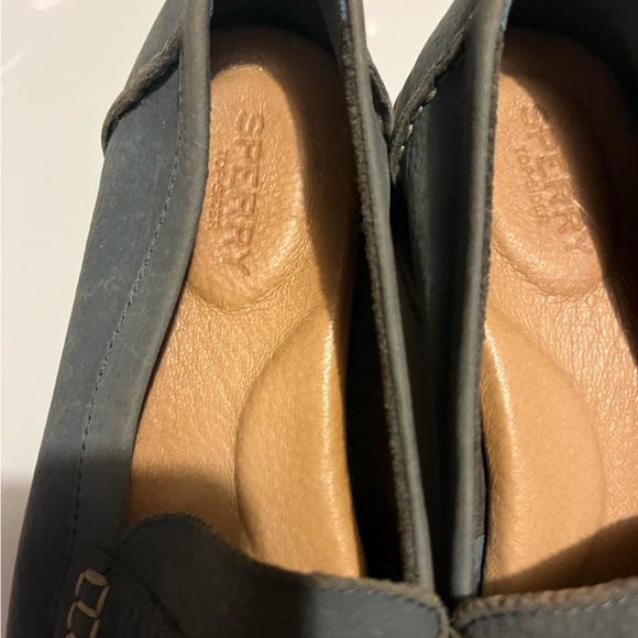 Sperry Seaport Stud Penny Loafer Women’s 9